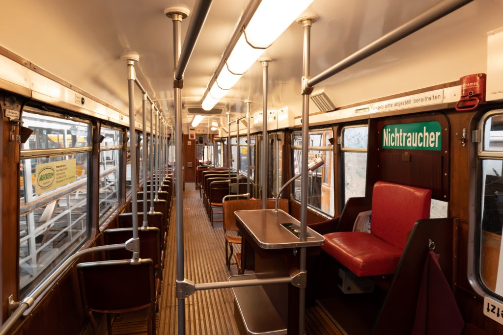 Triebwagen 811 - Innenraum